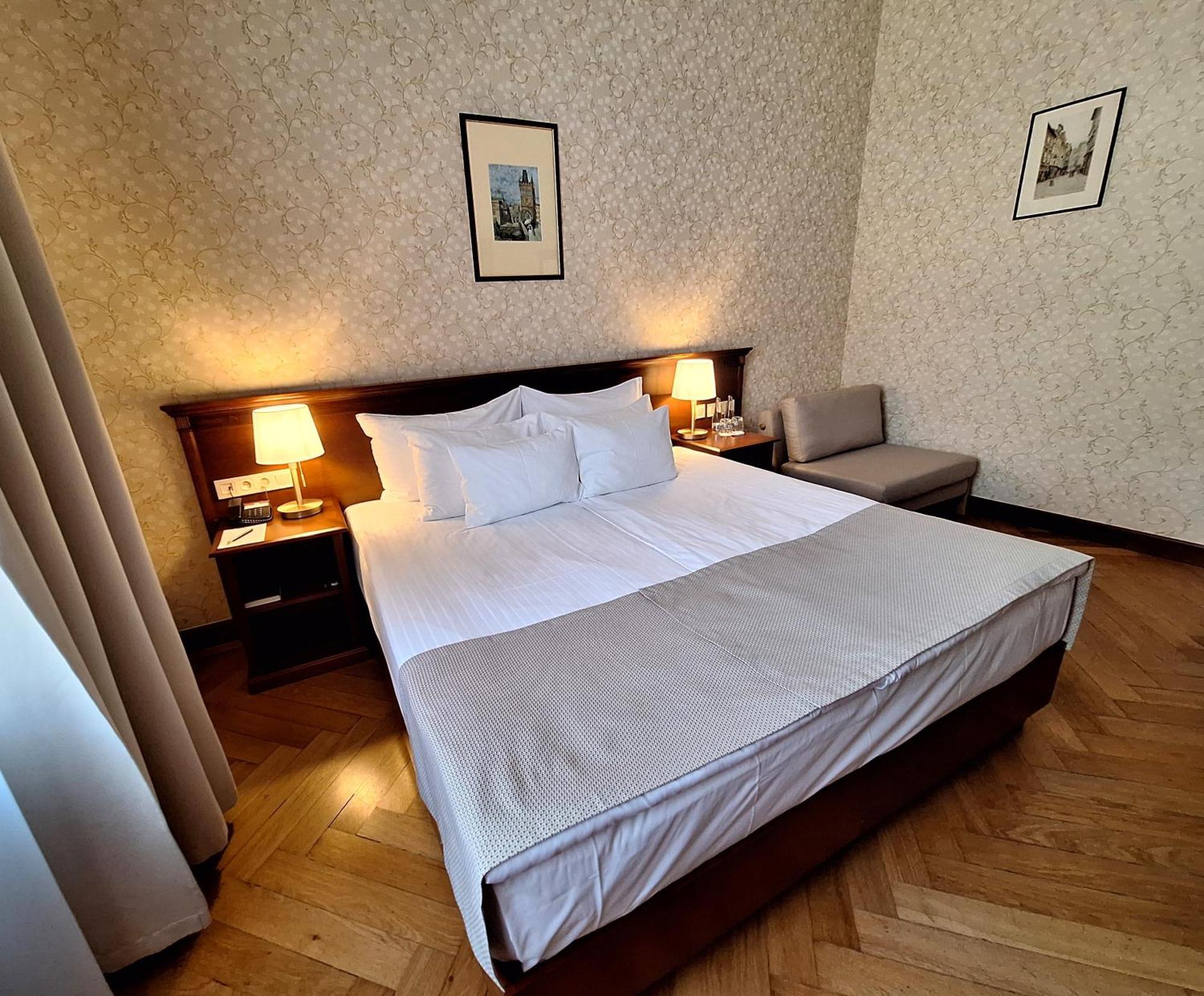 HOTEL ROTT | ⋆⋆⋆⋆ | PRAGUE, CZECH REPUBLIC | SEASON DEALS FROM €109